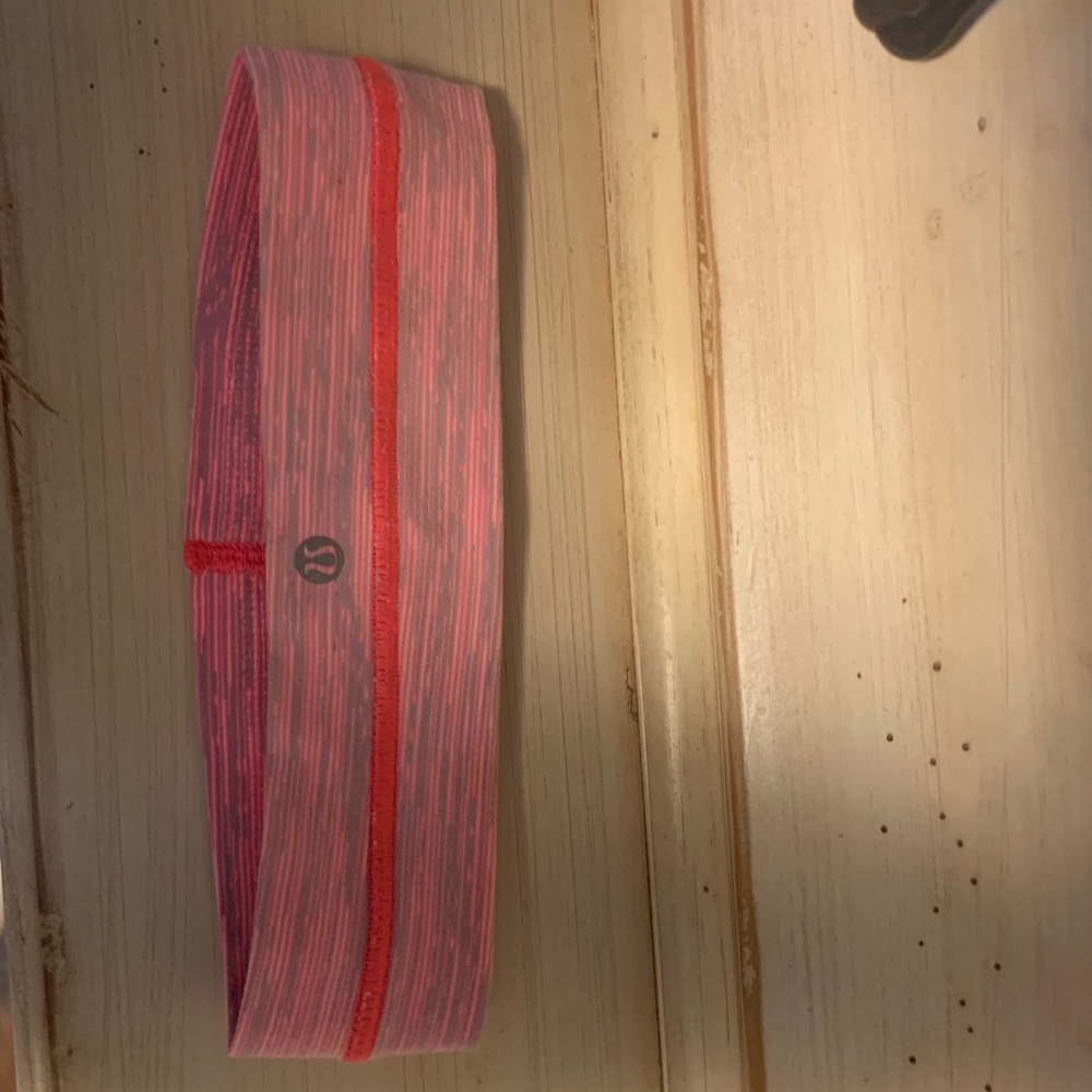 PINK LULULEMON HEADBAND